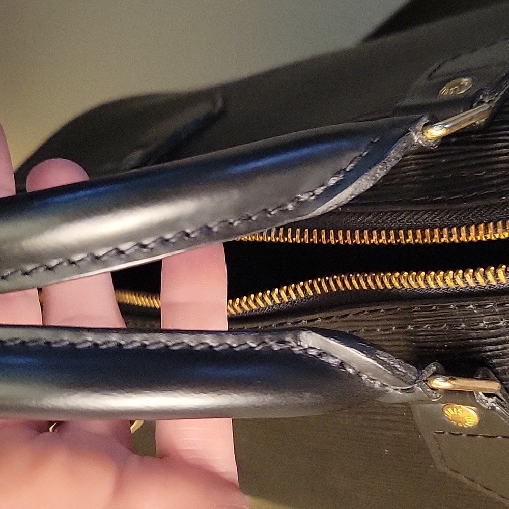 LV Speedy 30 in  Black Epi - Picture 9 of 11